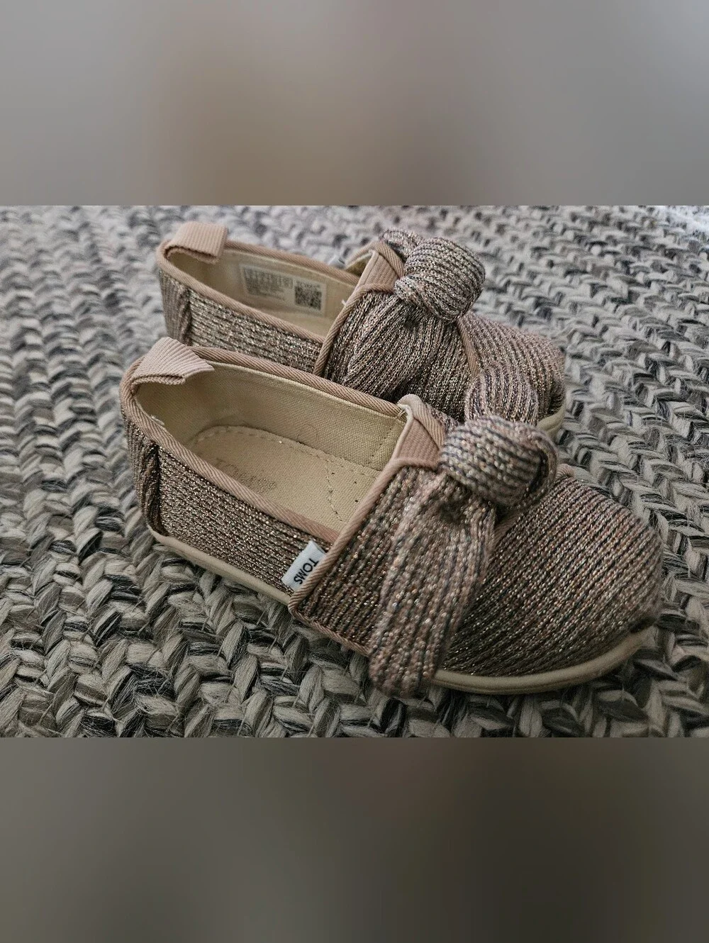 TOMS Kids Metallic Rose Gold Knot Slip Ons Size 6 Toddler